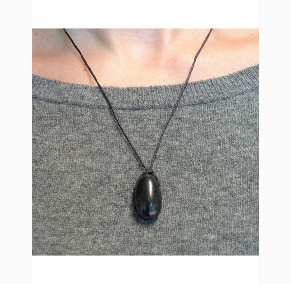 Pendentif de shungite goutte